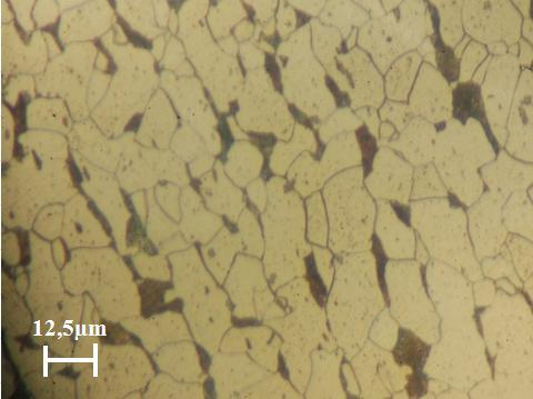 Figura 2 Microestrutura refinada com orientação preferencial dos grãos Com base na identificação da orientação preferencial dos grãos definiu-se a direção 1 como aquela referente à direção de