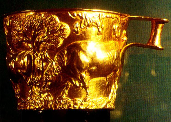 Taça de Vaphio A beleza das peças de ourivesaria que temos dos Micénios remonta a cerca de 1500 a. C.