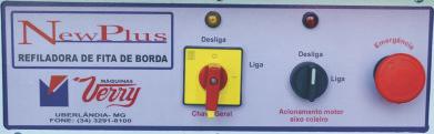 8) com as seguintes descrições: Chave Geral com sistema de trava (), Led indicadando chave geral ligada (); Chave de acionamento liga e desliga do refilador (), Led indicando refilador em