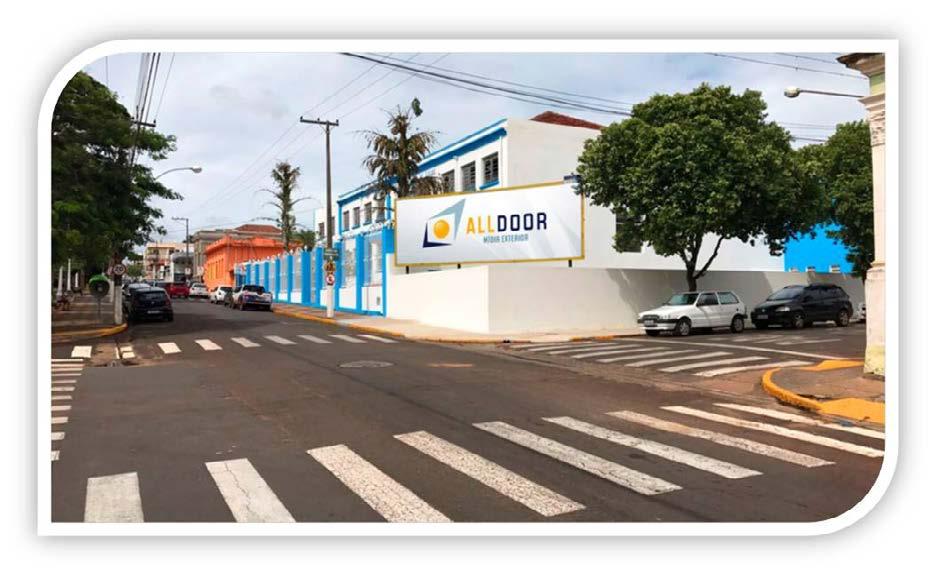 RUA BAHIA - ESQUINA FREA ESQUINA COM INTENSO FLUXO DE CARROS Rua Bahia esquina com a Rua Pernambuco, ao lado do Colégio Anglo/FREA, uma das esquinas mais movimentadas da