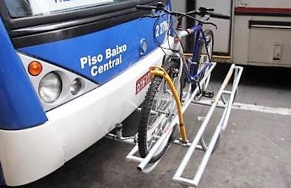 Estacionamento de bicicletas em