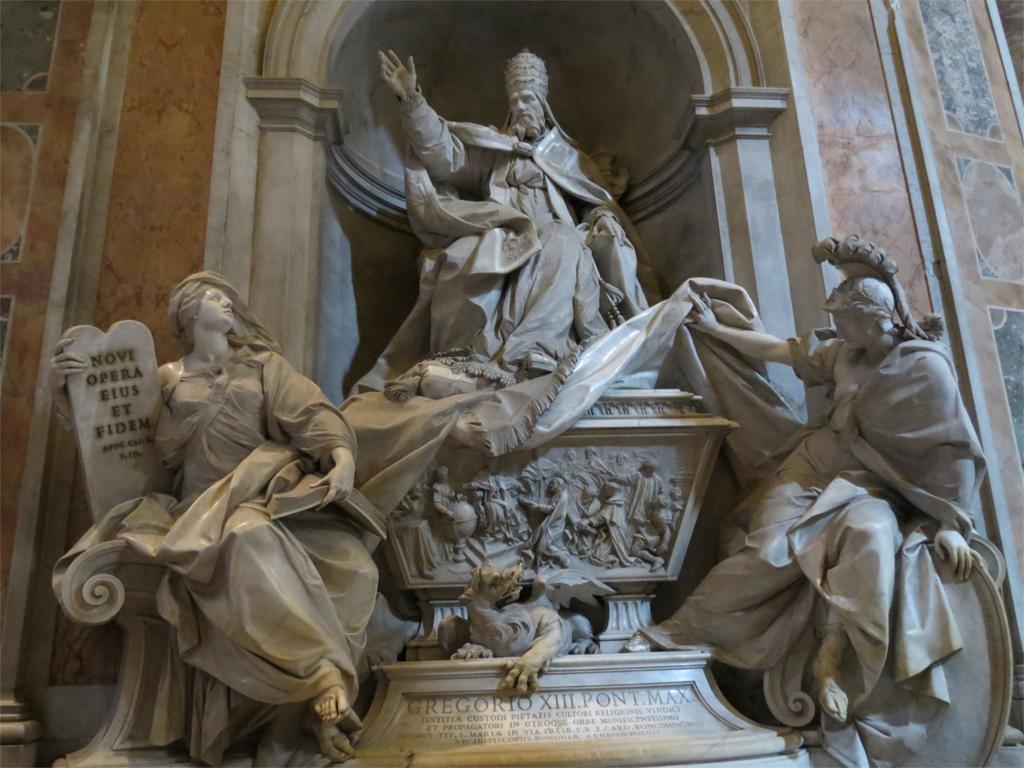 Calendário Gregoriano Tumba de Gregório XIII na Basílica de São Pedro, no Vaticano.