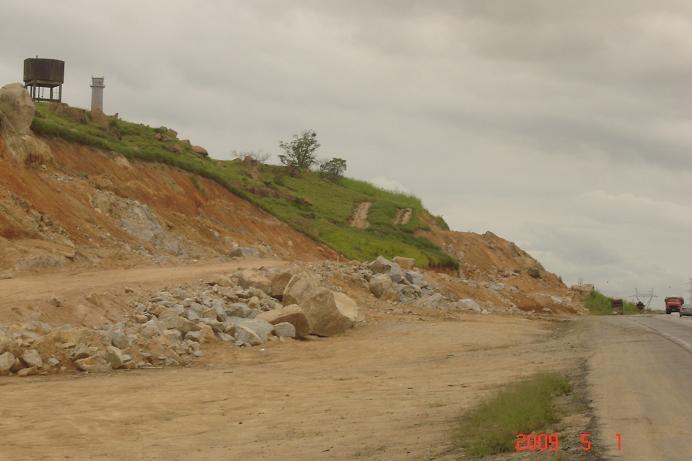 NR. EMPRESAS COMENTÁRIO: Estrutura do acesso a localidade de Estiva. Obras para- COMENTÁRIO: Trecho na localidade de Capivari de Baixo.