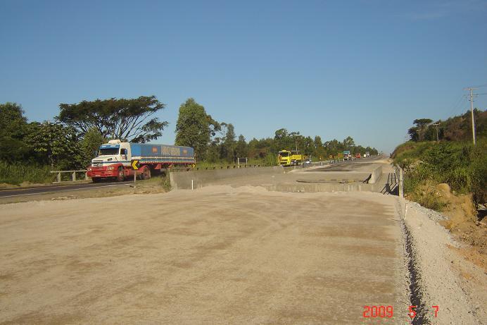 RELATÓRIO FOTOGRÁFICO 3 RELATÓRIO FOTOGRÁFICO 4 DUPLICAÇÃO DA BR-101/ SUL TRECH0 PALHOÇA - DIVISA COM RIO GRANDE DO SUL DUPLICAÇÃO DA BR-101/ SUL TRECH0 PALHOÇA - DIVISA COM RIO GRANDE  31 EMPRESAS