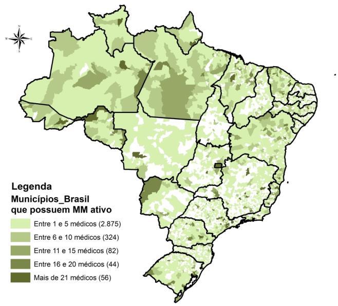 Figura 1 Municípios do Brasil que possuem Médicos do PMM ativos População beneficiada pelos Médicos