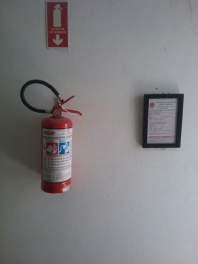 Imagem(3) Descrição(3): Extintor de incêndio e licença do Corpo de Bombeiros Não