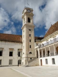 Coimbra é conhecida por ter a primeira Universidade de Portugal, uma das mais antigas da Europa eque é também Património