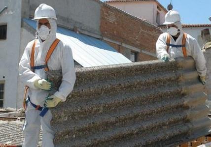 Névoas: líquidos pulverizados (operação de pintura); Gases: substâncias líquidas ou sólidas nas condições normais de temperatura e pressão (oxigênio, gás carbônico, nitrogênio, etc.