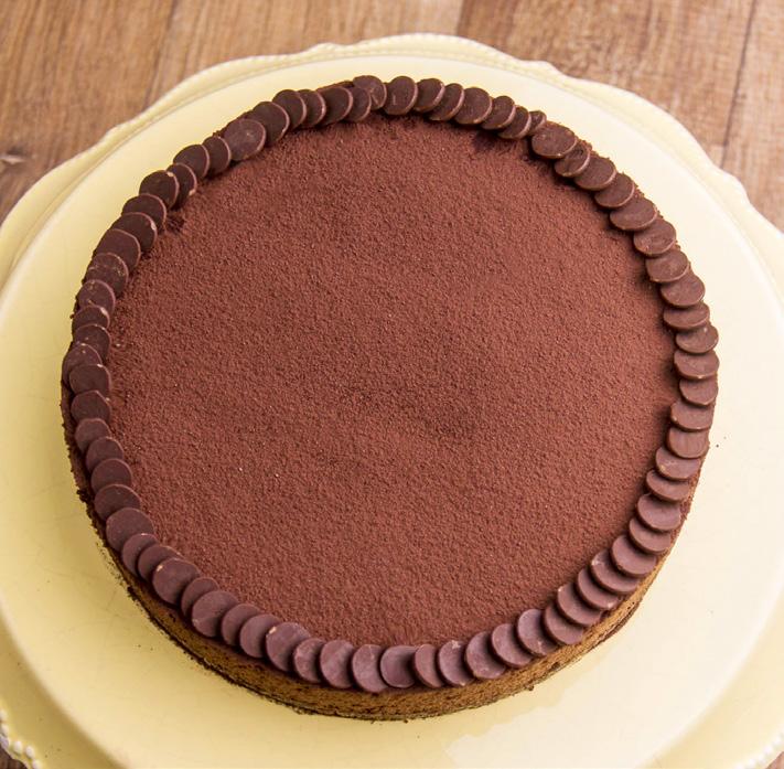 - 4 - Torta musse de chocolate com base de avelãs RENDIMENTO 1 forma de 17 cm de diâmetro VALIDADE 3 dias sob refrigeração Base de avelã (massa) 40 g de uva-passa preta 50 g de avelã torrada 50 g de