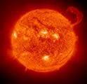 Dados gerais Maior objeto do sistema solar Diâmetro (da fotosfera): 1 391 980 km (100 X diâmetro da Terra) Massa: 1,99 x 1030 kg (300 000 x massa da Terra) Temperatura superficial: 6000 K Distância