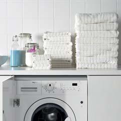 Esta máquina de lavar roupa combina na perfeição com o espaço só tem de acrescentar uma porta que combine com os armários.