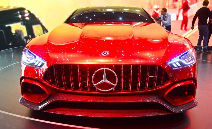 Geneva Motor Show: Os 5 carros mais futuristas Date : 12 de Março de 2017 O Salão Internacional do Automóvel de Genebra é, atualmente, uma das maiores exposições da indústria automobilística do mundo.