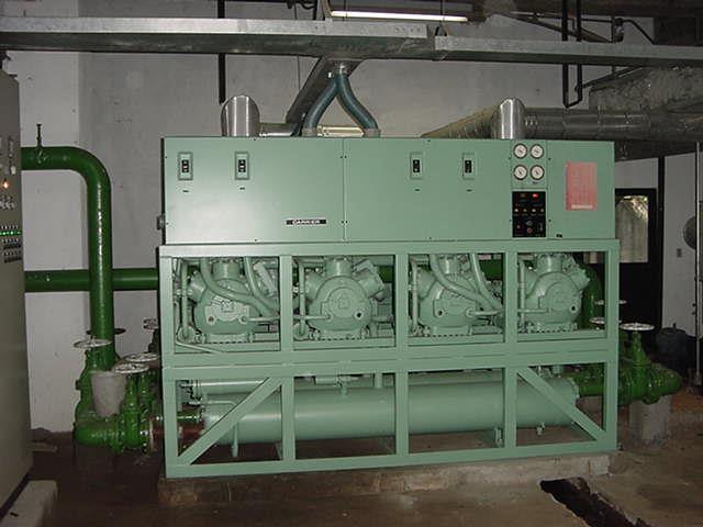 Compressores Casa de Máquinas - Resfriador Tubulação de água gelada Condensador Tubulação de água de condensação PME 2515