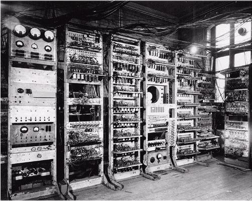 1944 - Mark I (Harvard / IBM) - 1 o Computador Americano de uso Geral - Eletro-mecânico - 3000 rodas e 1400