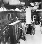 1.946 - ENIAC - (Electrical Numerical Integrator and Calculator) (1o Grande computador eletrônico) Custo: 1/2 milhão de dólares 19000