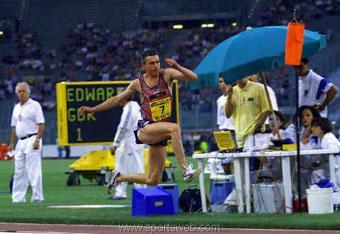 Medição do Vento - Será medida por um período de 5 segundos, devendo o anemômetro ser acionado quando o atleta, em sua corrida, atingir as