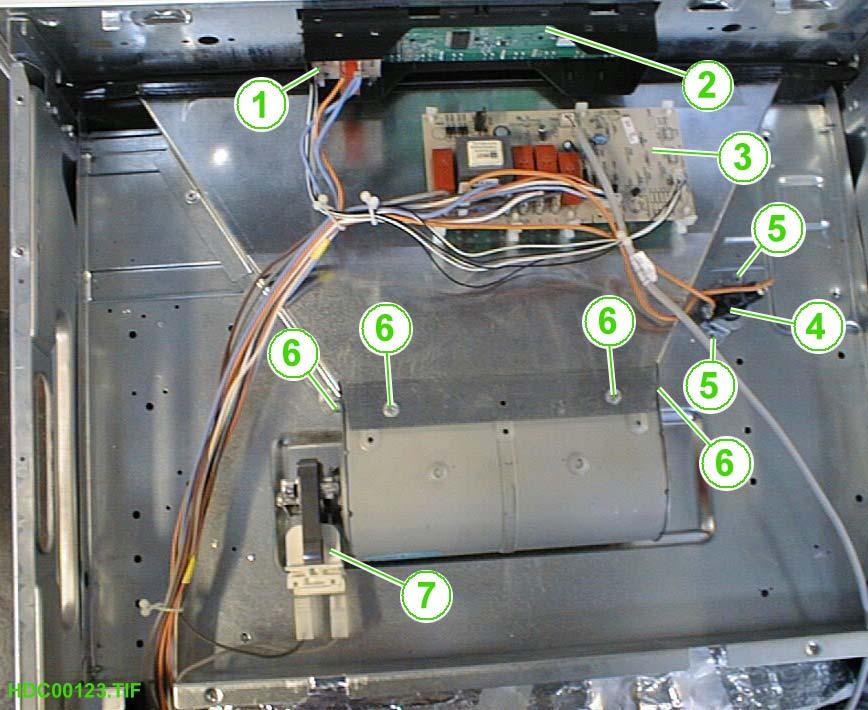 Cobertura superior (soprador refrigerador e termostato de segurança) 1. Soltar parafusos 2. Soltar fiação de conexão do soprador refrigerador ou respec.do termostato 3.