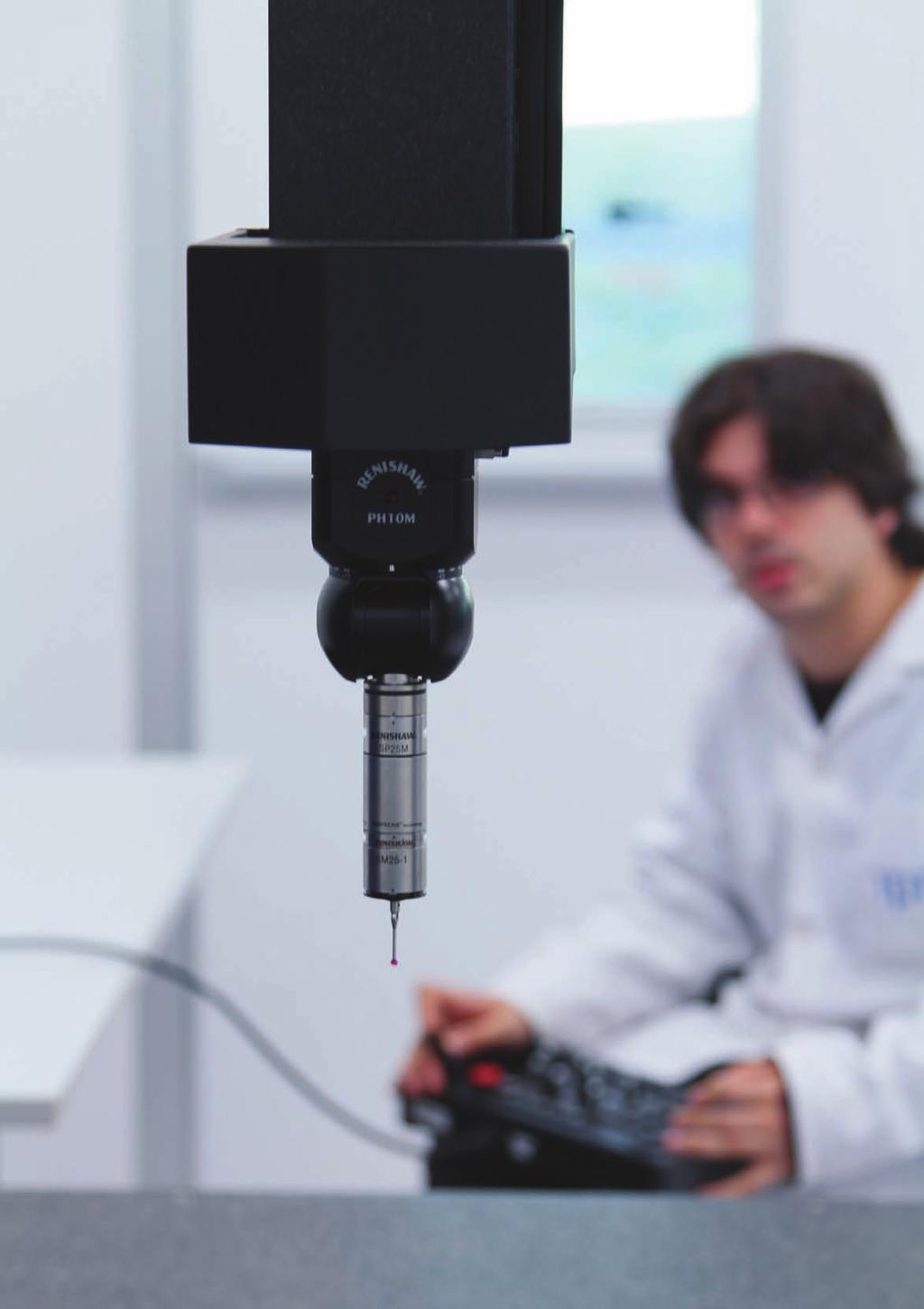 Os equipamentos de medição por coordenadas permitem avaliação dimensional utilizando escaneamento por sensores tácteis, ópticos, laser e tomografia por Raios X.