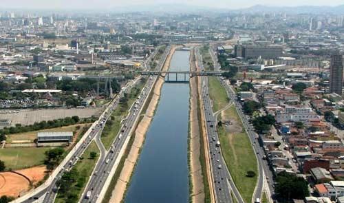 Fontes pontuais: Fontes difusas: Quando o lançamento da carga poluidora é feito de forma concentrada, em determinado local Quando