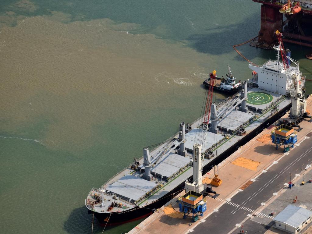 TERMINAL MULTICARGAS Joint venture entre Prumo e Porto de Antuérpia Internacional Capacidade inicial para movimentar 4 milhões de toneladas de carga Infraestrutura diferenciada (14,5m de