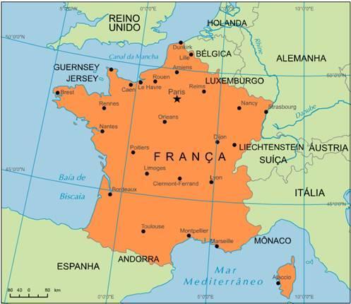 Dados Básicos A França possui localização privilegiada na costa ocidental da Europa.