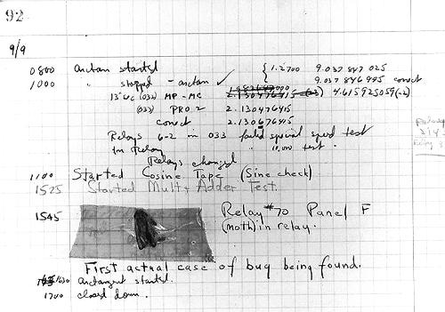 Introdução à Computação 12 / 58 O primeiro bug da história A palavra bug (inseto em inglês) é empregada atualmente para designar um defeito, geralmente de software.