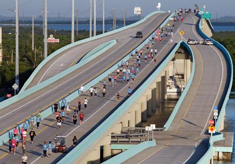 Em Marathon, a principal atração é a Seven Miles Bridge, obra impressionante de engenharia: uma ponte que tem quase sete milhas (cerca de 11 km).