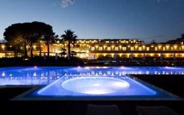 z EPIC SANA ALGARVE ***** ALBUFEIRA Albufeira Hotel: O Epic Sana Algarve Hotel está situado entre Vilamoura e Albufeira, com uma localização privilegiada sobre a praia da Falésia.