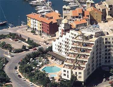 DOM z PEDRO MARINA HOTEL **** VILAMOURA Vilamoura Hotel: O Hotel Dom Pedro Marina, situado em Vilamoura, de frente para o Oceano Atlântico, oferece 100 quartos e 55 suites, incluindo duas suites