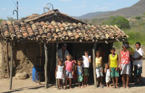 Criação do Programa 2000 Censo IBGE indica 2 milhões de famílias (10 milhões de pessoas) no meio rural sem energia elétrica 2002 Lei 10.