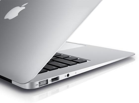 O MacBook Air vem com um ecrã rectroiluminado completo e um inovador trackpad Multi- Touch em vidro.