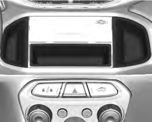 Black plate (3,1) Compartimentos de carga 4-3 Porta-objetos no console central Existem três porta-objetos no painel de instrumentos para veículos sem sistema de conforto e conveniência.