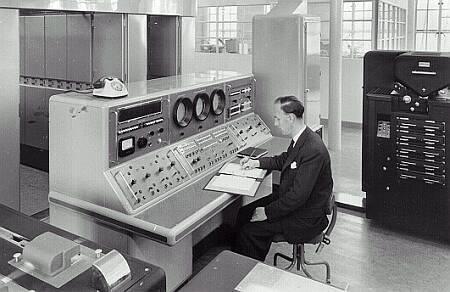 Década de 1950 Surgimento dos primeiros computadores comerciais; Maneira com que estes computadores eram utilizados
