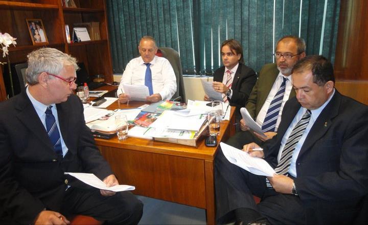 REUNIÃO COM A FRENTE PARLAMENTAR DE APOIO AS CTs Construção RDC-029. Presidente da Frente Parlamentar Dep.