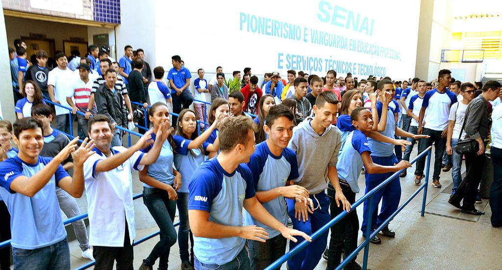 FORMAÇÃO PROFISSIONAL Mundo Senai tem mais uma edição realizada em Anápolis Na manhã da última quarta-feira,28, a Faculdade de Tecnologia Senai Roberto Mange, em Anápolis, abriu as suas portas para