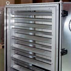 Dampers de ar externo acoplados diretamente na sução do equipamento ou antes do primeiro estágio de