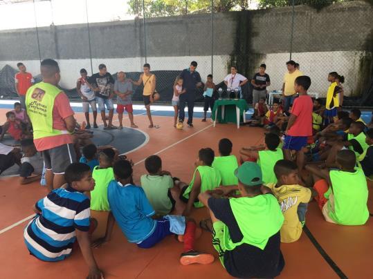 espiritual e social) Reame-se no Esporte Futsal 20 crianças
