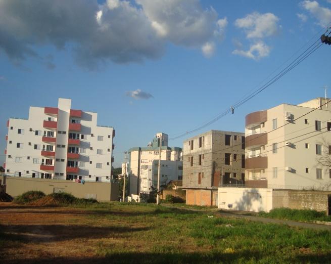 Condomínio Portal da Serra, Zona Oeste; Prédios Residenciais, Av Mestra Fininha, Zona Sul; Residencial Villa de Assis, Zona Oeste; Conjunto