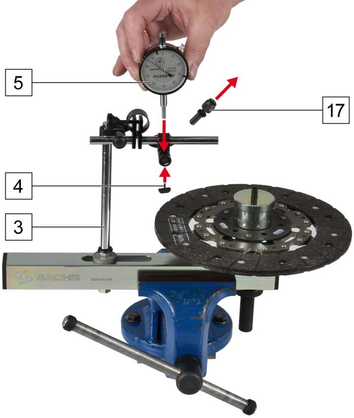 3.3 Montar e ajustar o relógio comparador 1. Remover e guardar o perno de aperto (17) do dispositivo de fixação (3) para o relógio 2.