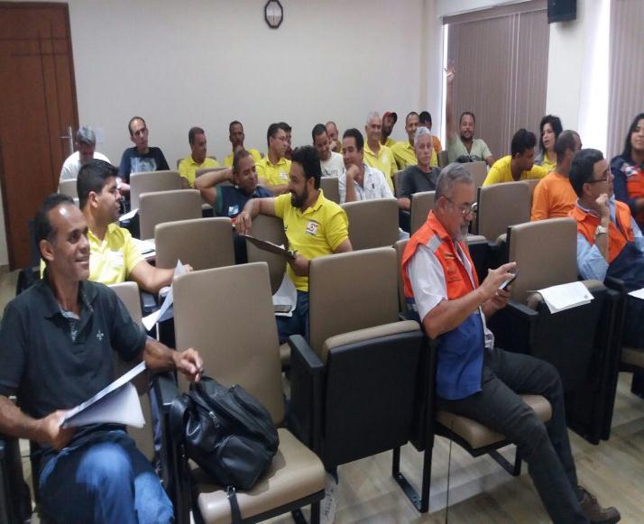 Amaral Secretário PY1PDF Jacson PY1PM Paulo Roberto analisando o Curso Agentes da Defesa Civil de Maricá e de outros municípios