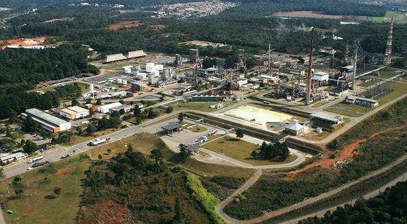 O Brasil explora o xisto comercialmente desde 1972, quando a Petrobras abriu sua refinaria de Industrialização do