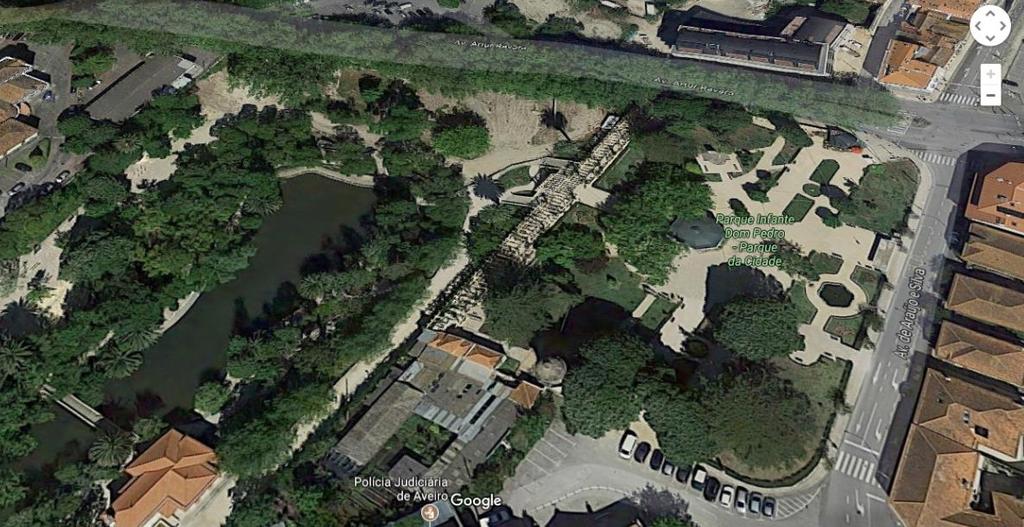 Recorreu-se também ao Google Maps, ferramenta através da qual é possível a visualização de mapas e de imagens de satélite (tal como a Figura 9) e exploraram-se várias zonas do Parque (visita virtual).