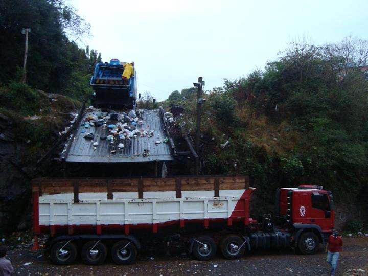 No Transbordo o Lixo será descarregado de um caminhão e carregado em outro