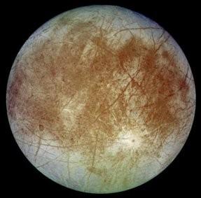 Luas habitáveis Europa (satélite de Júpiter) Titã (satélite de Saturno) Supefície coberta de gelo (60 km de espessura)