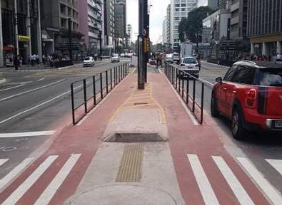 CICLOVIAS Mais segurança para o ciclista.