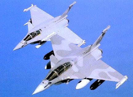 tamanho médio (15,27 m x 10,8 m x 5,34 m) 7 contribuindo para a redução de seu RCS, que segundo técnicos da Dassault é 20 vezes menor que o Mirage 2000.