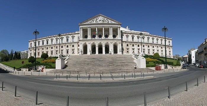 11 Responsabilidade criminal A iniciativa do processo cabe à Assembleia da República,