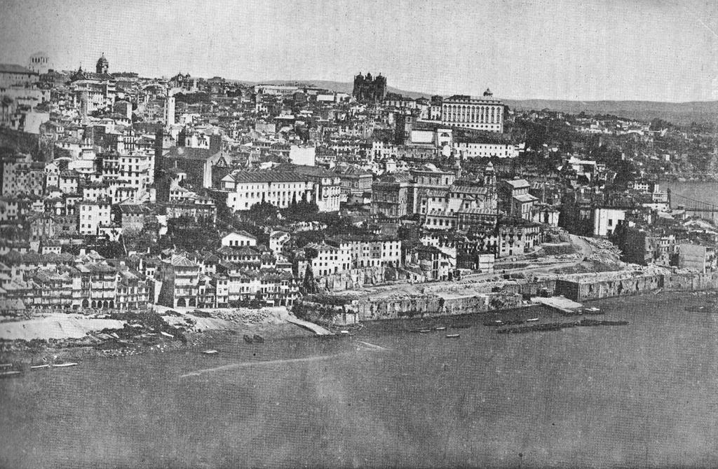 Com uma topografia acidentada, o Porto foi crescendo partindo do núcleo histórico ao longo das suas encostas.
