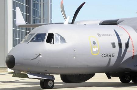 América do Sul e Ásia são mercados prioritários Um projeto para uma configuração de AEW & C da aeronave vai agora retomar o seu desenvolvimento com os novos winglets, enquanto que os