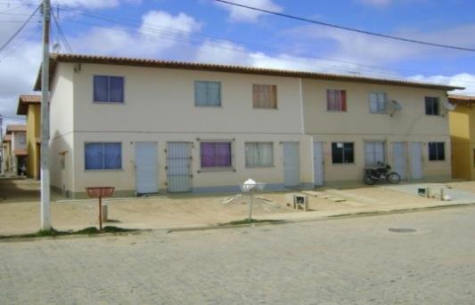 Figuras 10 e 11 Villages Vilas do Sul e Vila Bonita, imagem à esquerda com alterações de infraestrutura e imagem à direita sem alterações Vitória da Conquista/BA, 2016.